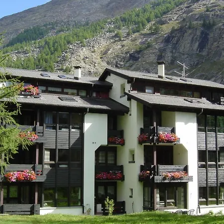 Chalet Rustica * サース・アルマゲル