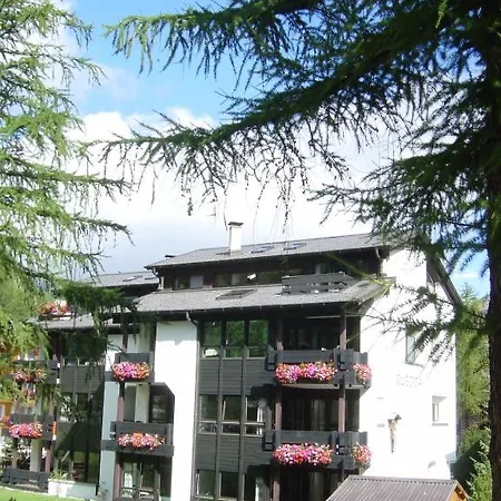 Chalet Rustica アパート サース・アルマゲル